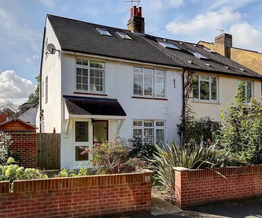 House Alpha Road in Greater London