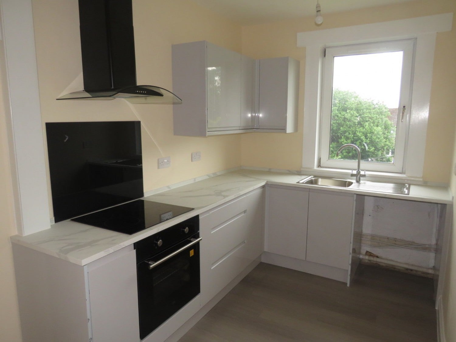 Flat Rintoul Avenue in Blairhall