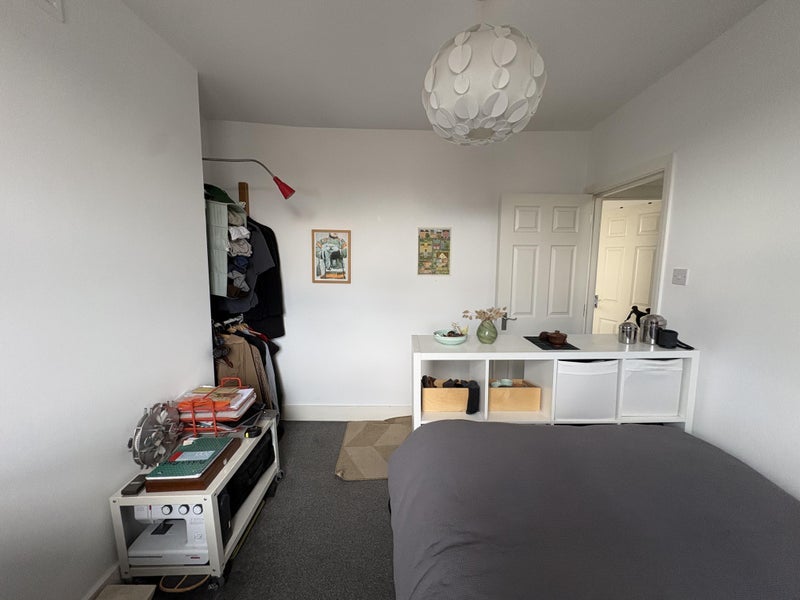 Room Fenwick Road in Greater London