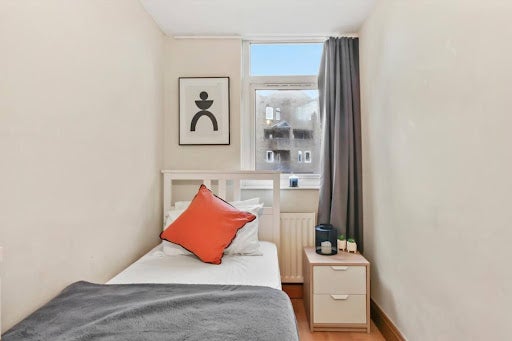 Room Chippenham Road in City of Westminster