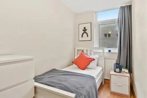 Room Chippenham Road in City of Westminster
