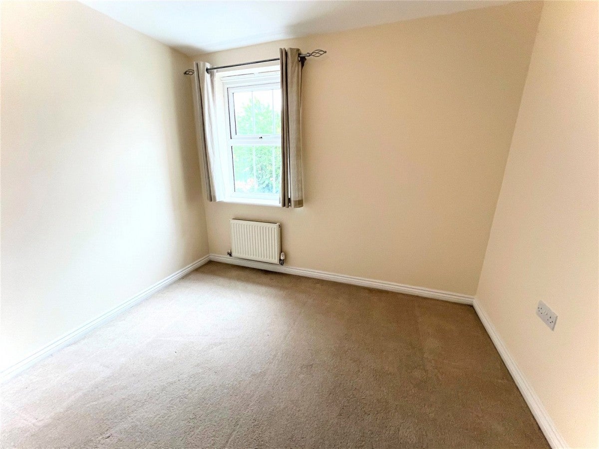 Flat Disraeli Crescent in Erewash