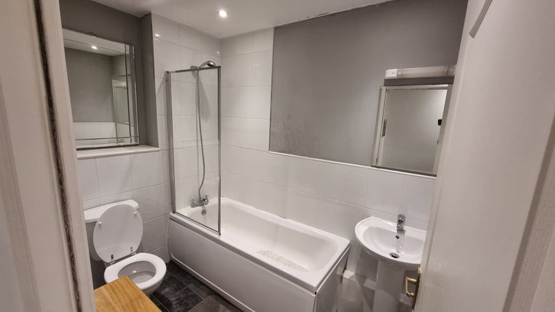Room Anwoth Street in Glasgow