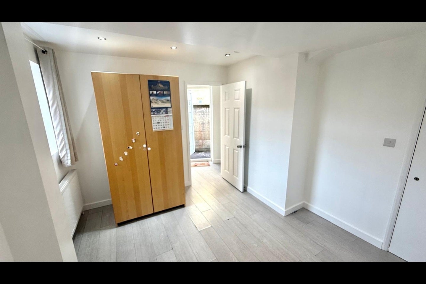 Flat Lynwood Close in Greater London