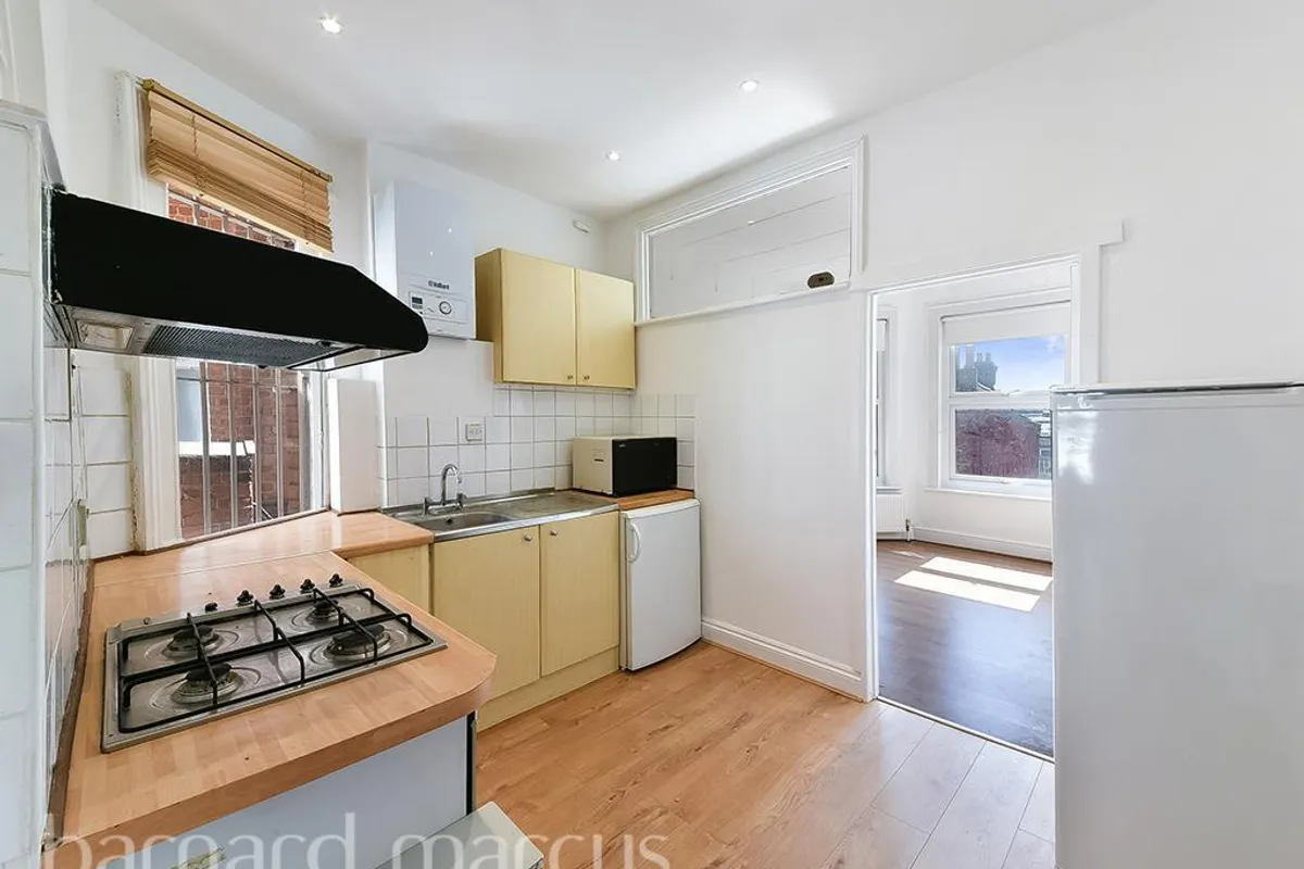 Flat Hillfield Park in Greater London