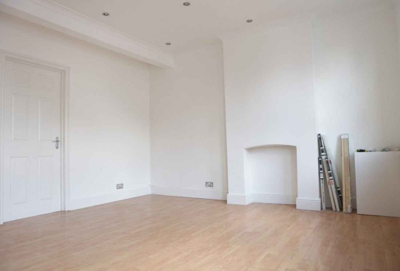 Flat Morley Road in Greater London
