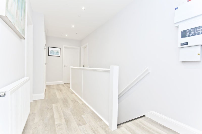 Room Haymoor Road in Poole
