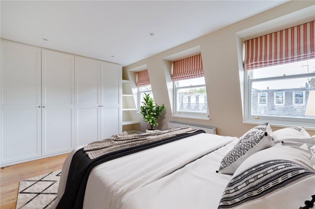 House Parthenia Road in Greater London