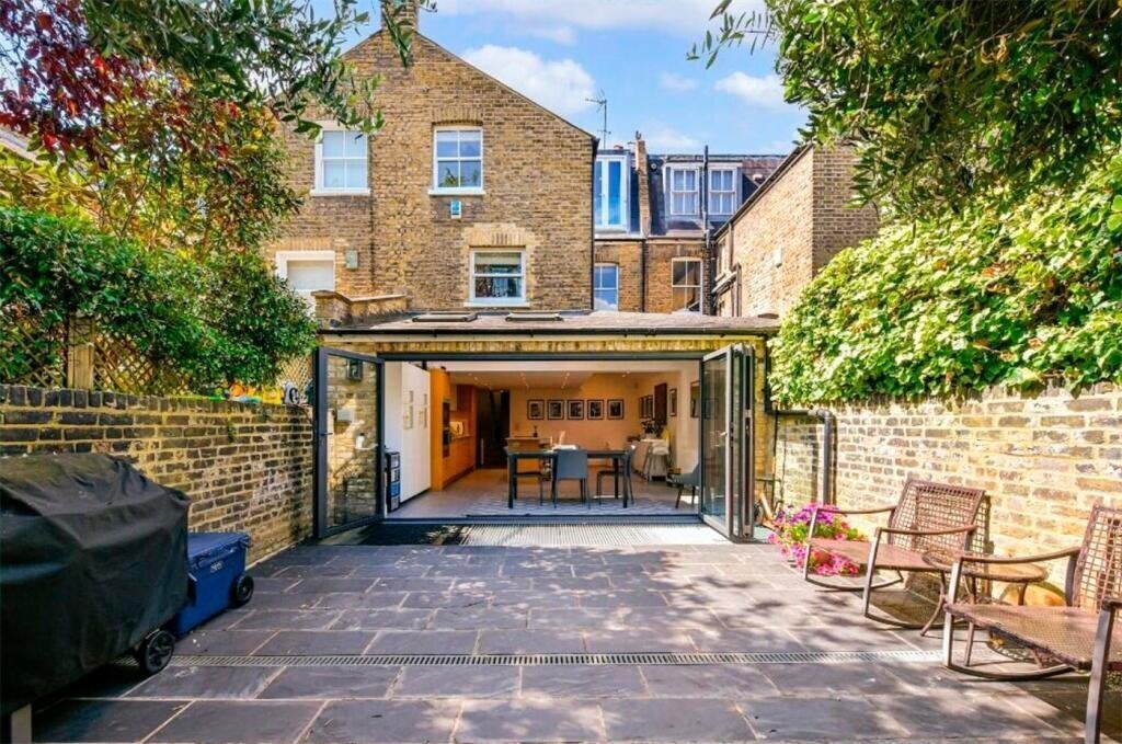 House Parthenia Road in Greater London