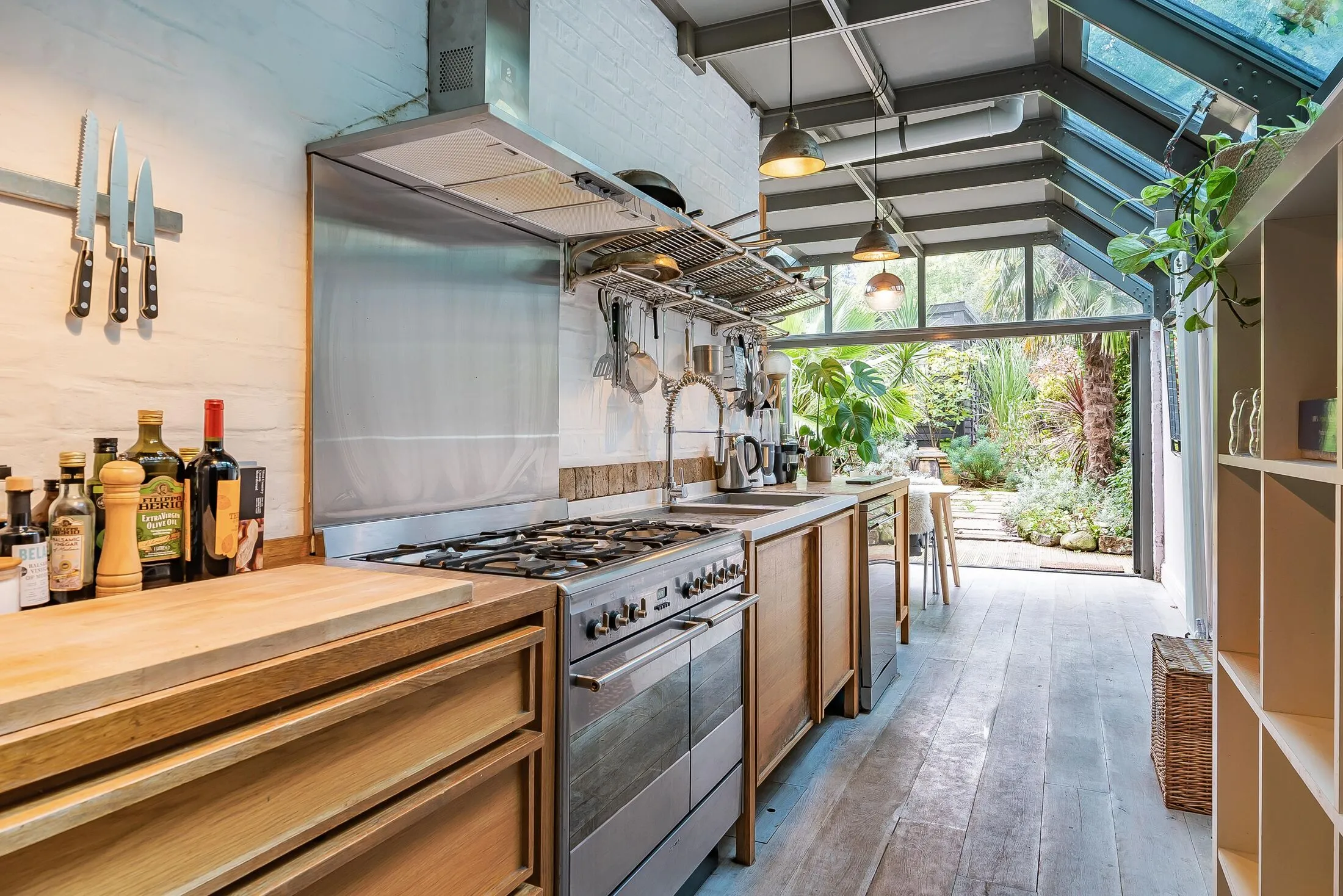 Flat Lillie Road in Greater London