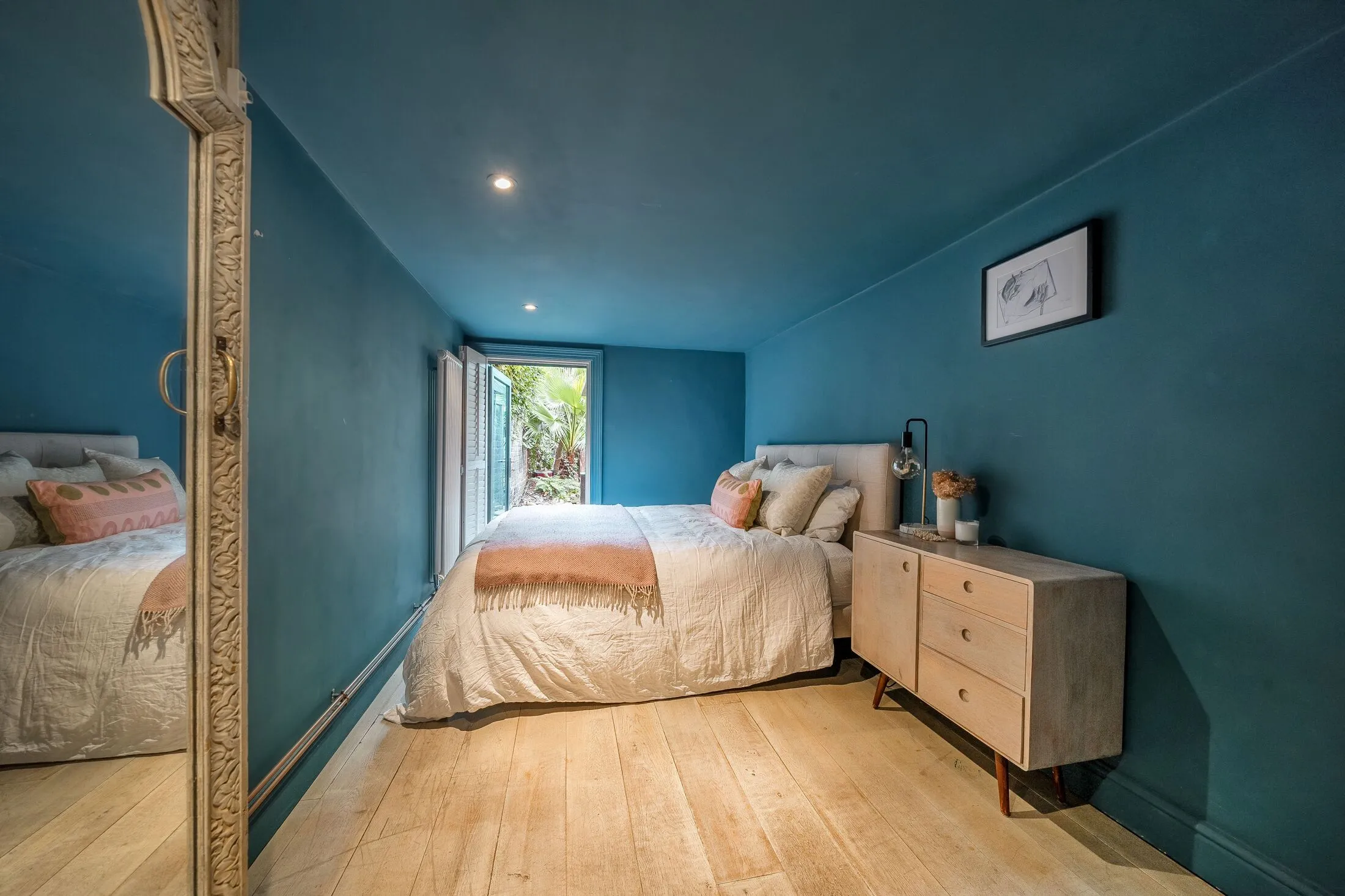 Flat Lillie Road in Greater London