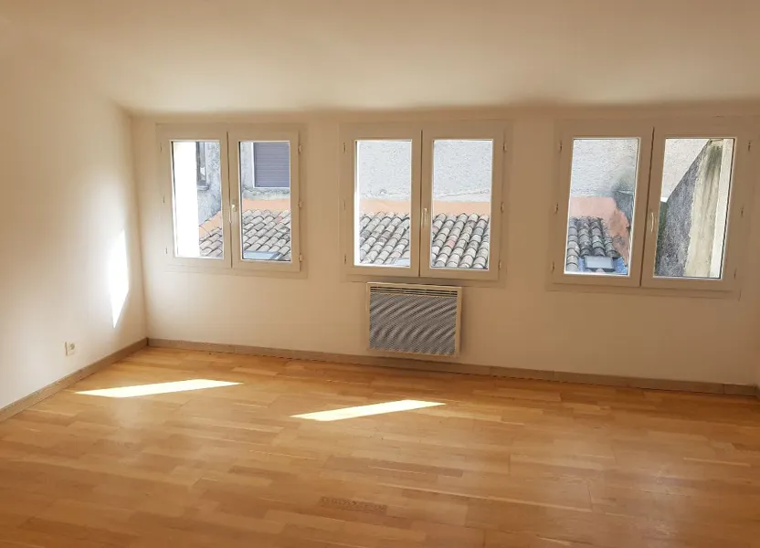 Appartement Rue Louis Bruguier Roure à Pont-Saint-Esprit