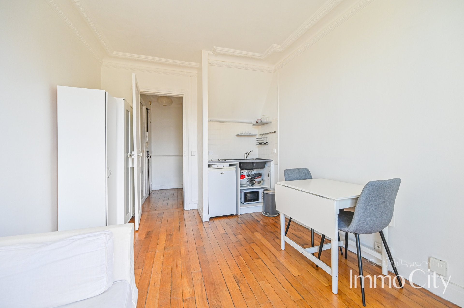 Appartement Rue Félix Ziem à Paris