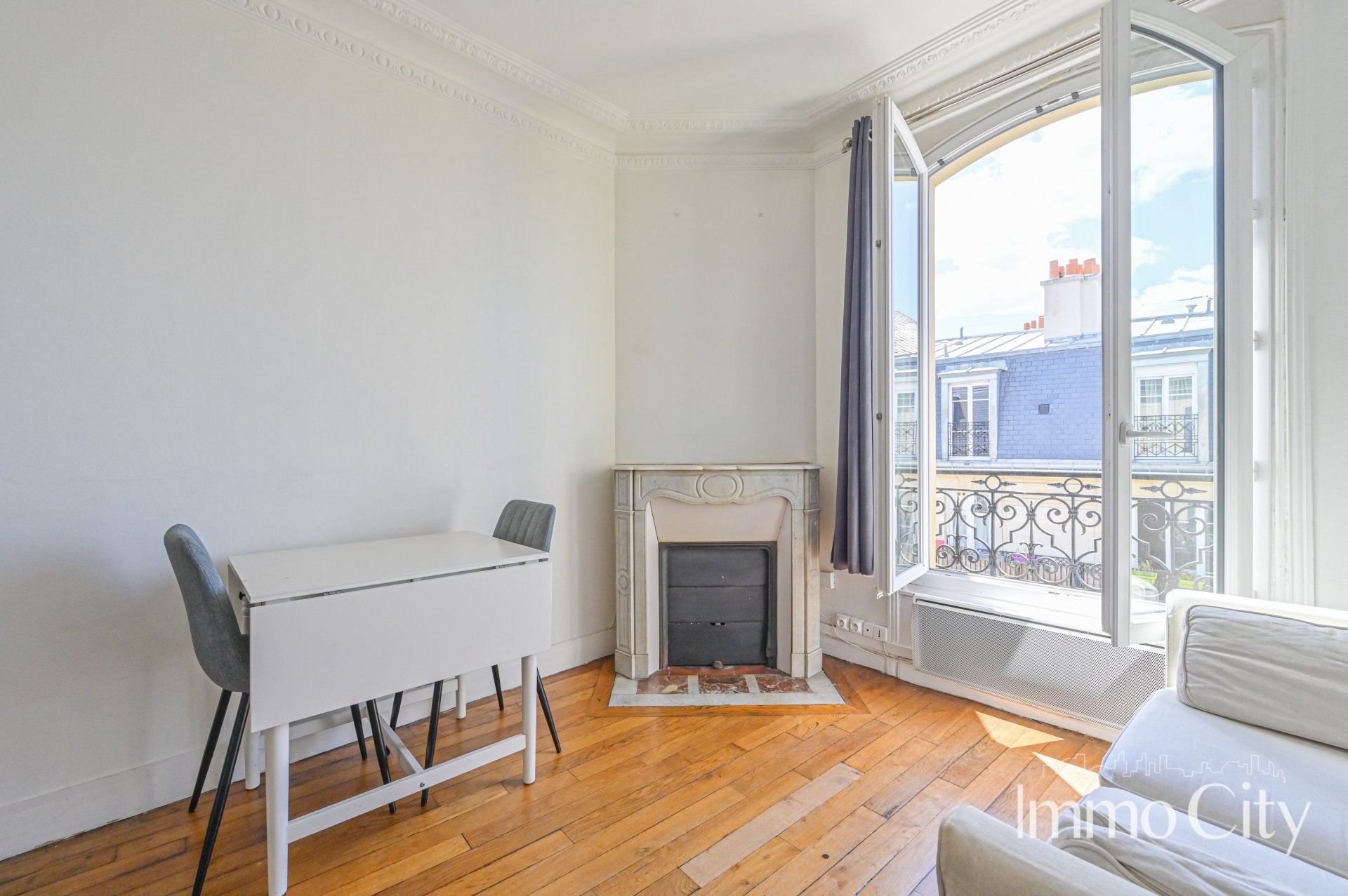 Appartement Rue Félix Ziem à Paris