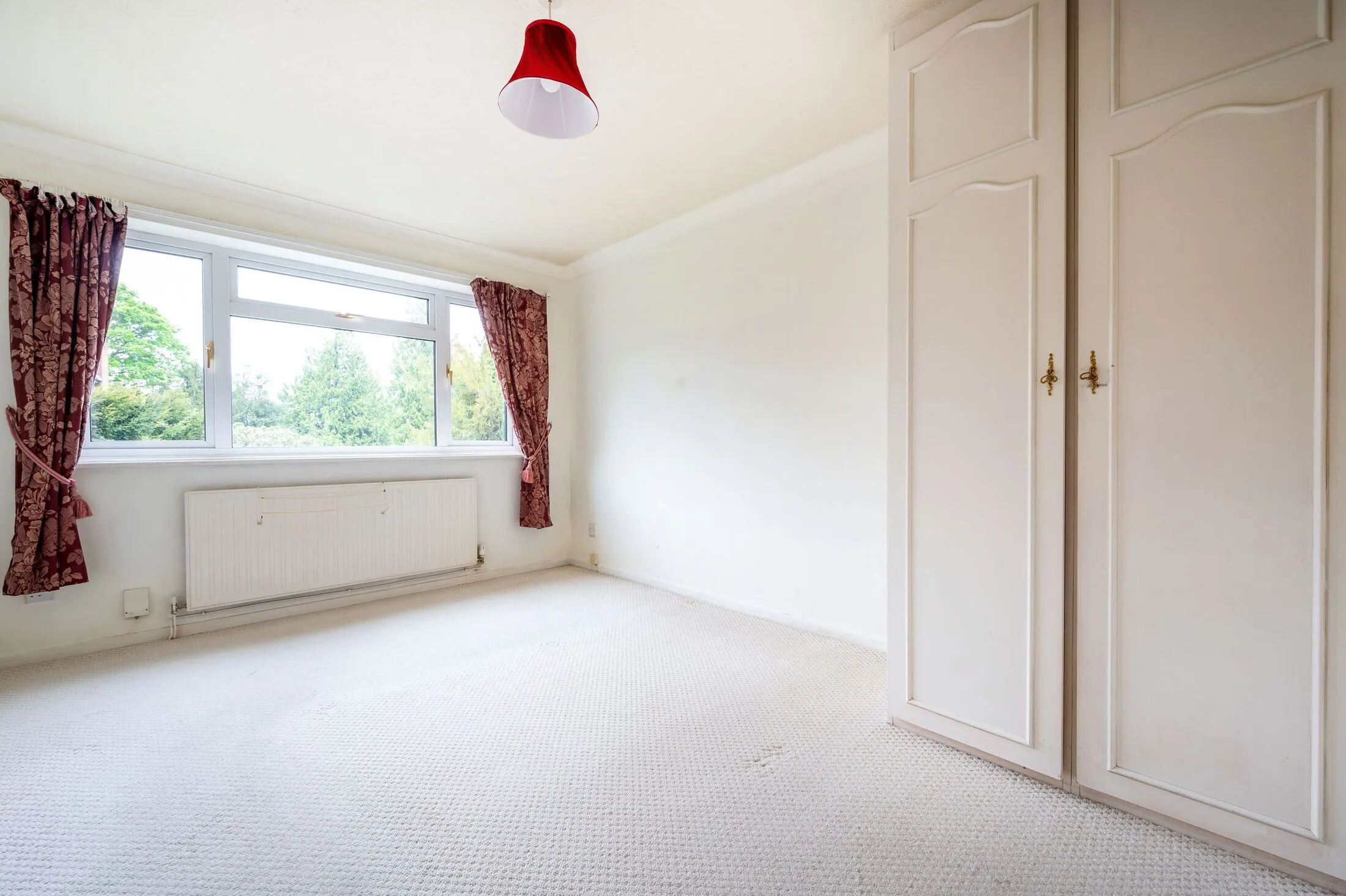 Flat Harvey Road in Guildford