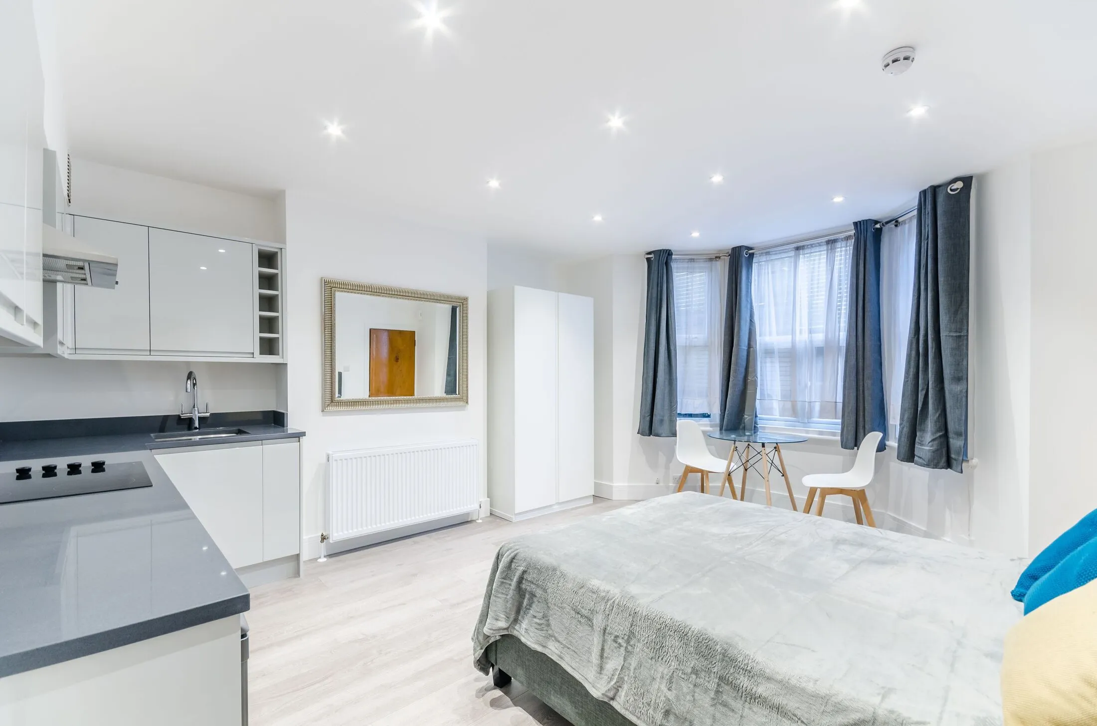 Flat Talgarth Road in Greater London