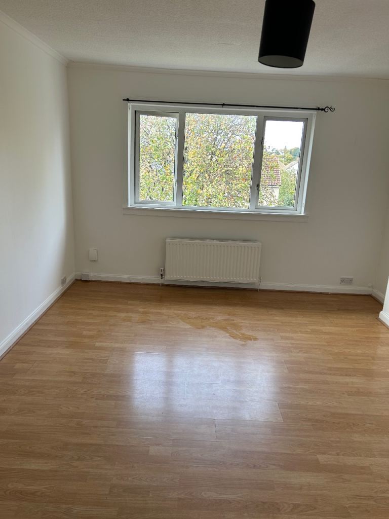 Flat Fairway Avenue in Paisley