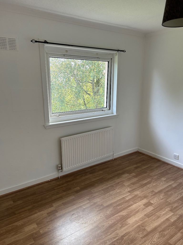 Flat Fairway Avenue in Paisley
