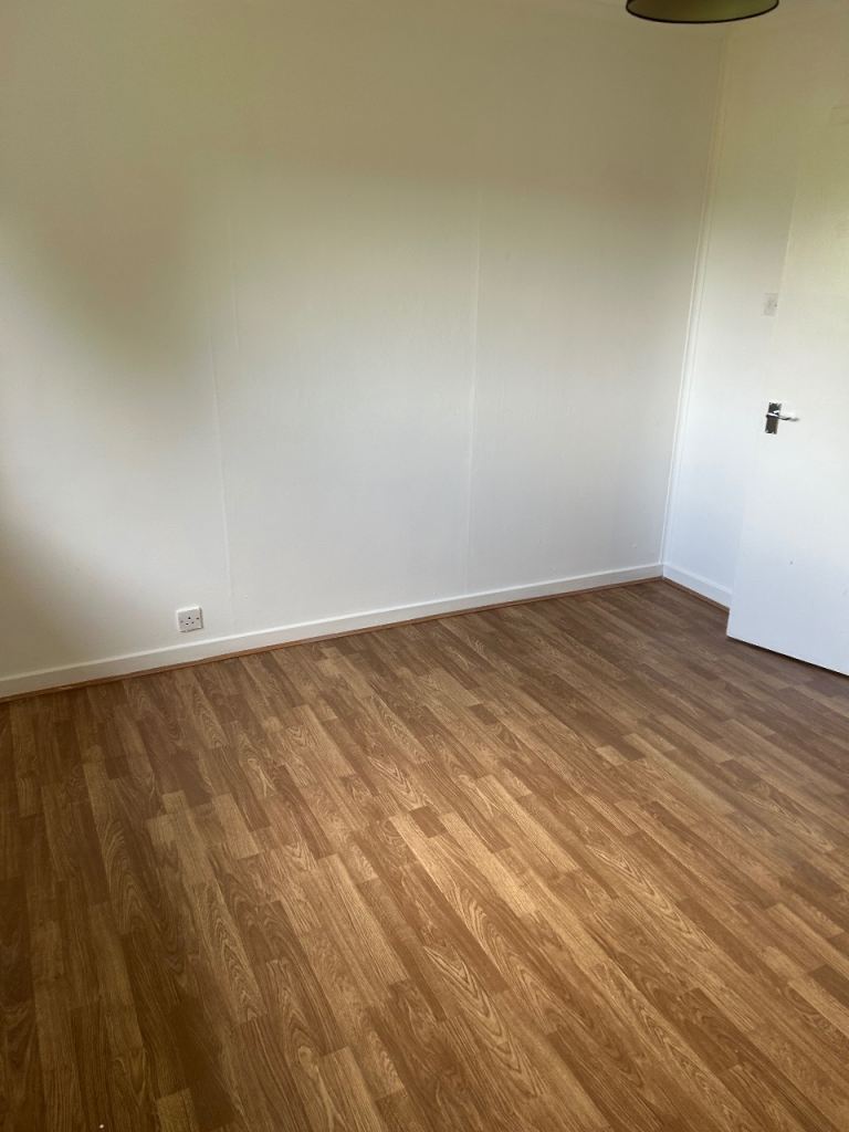 Flat Fairway Avenue in Paisley