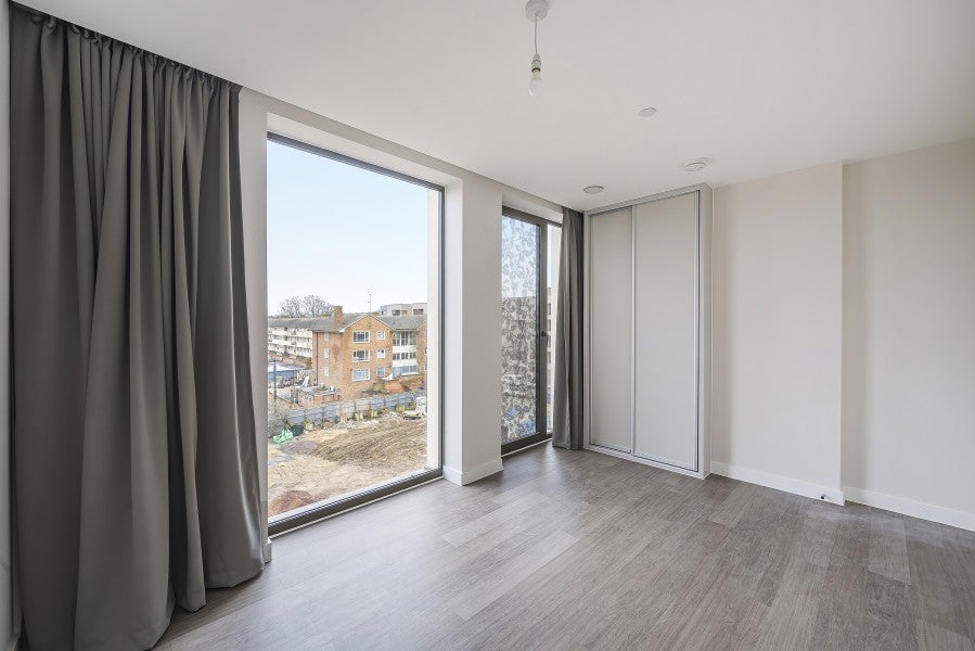 Flat Devonshire Avenue in Woking