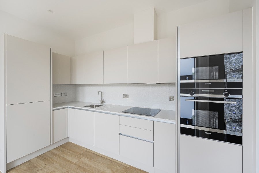 Flat Devonshire Avenue in Woking
