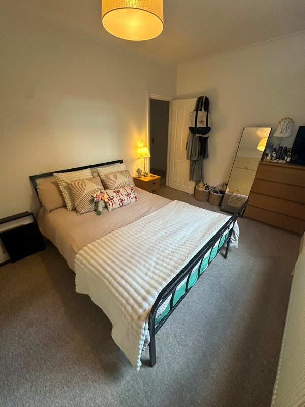 Room Northfield Avenue in Greater London