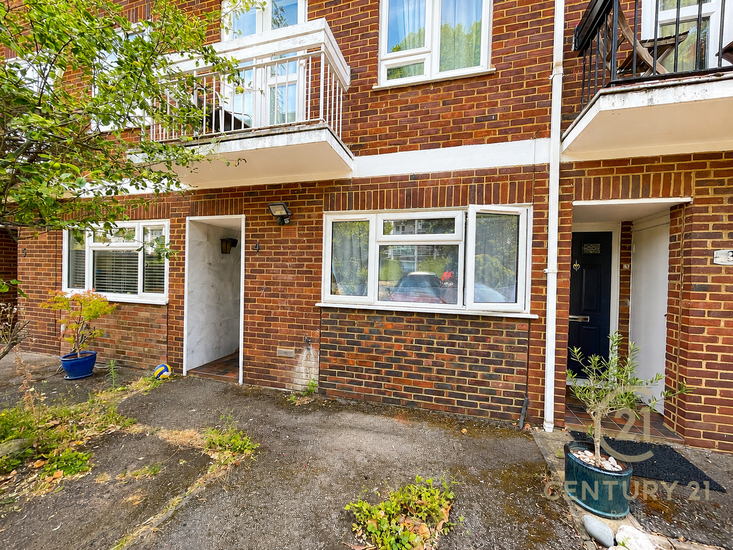 House Kersfield Road in Greater London