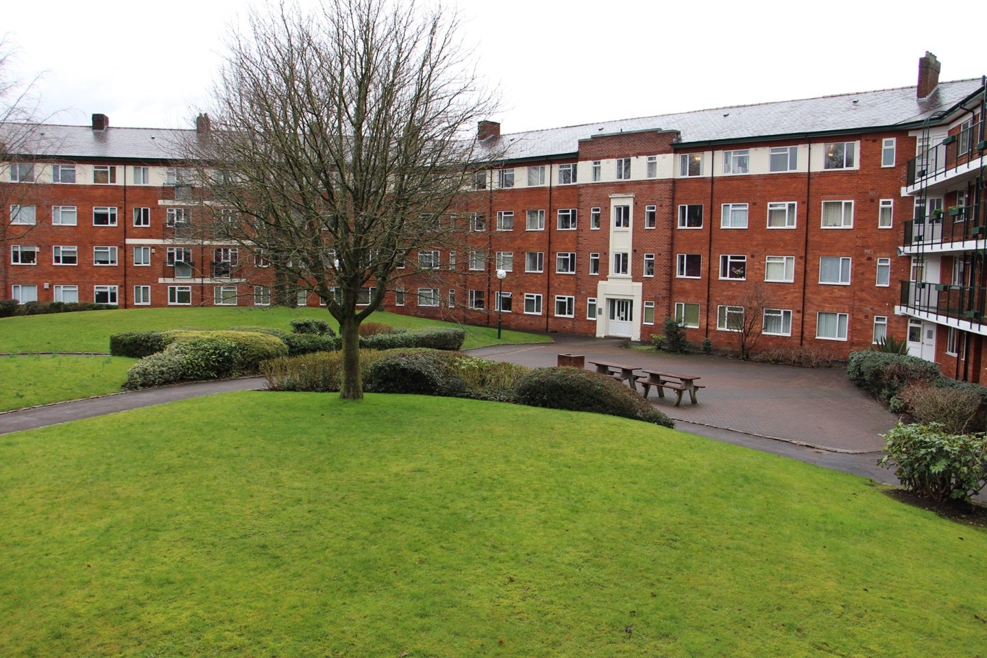 Flat Eccles New Road in Salford