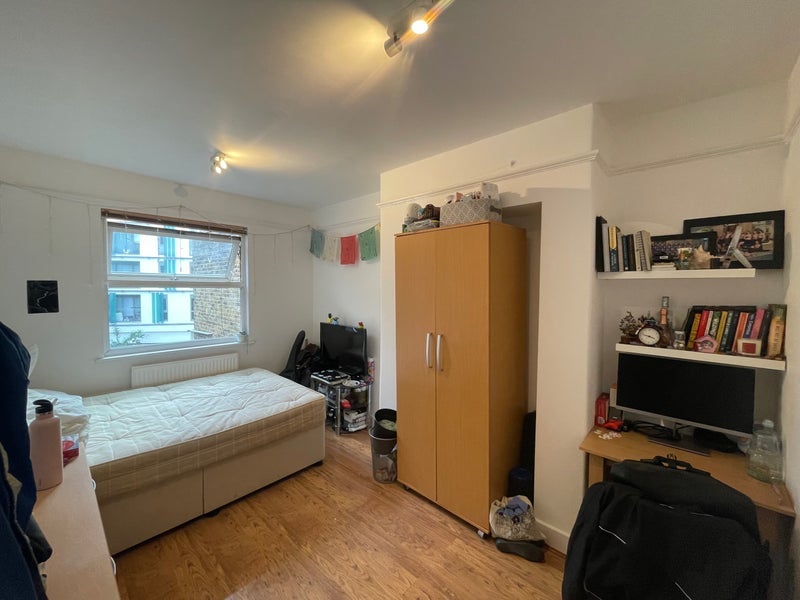 Room Wandsworth High Street in Greater London