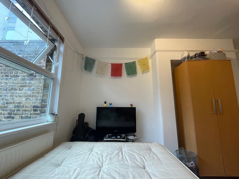 Room Wandsworth High Street in Greater London