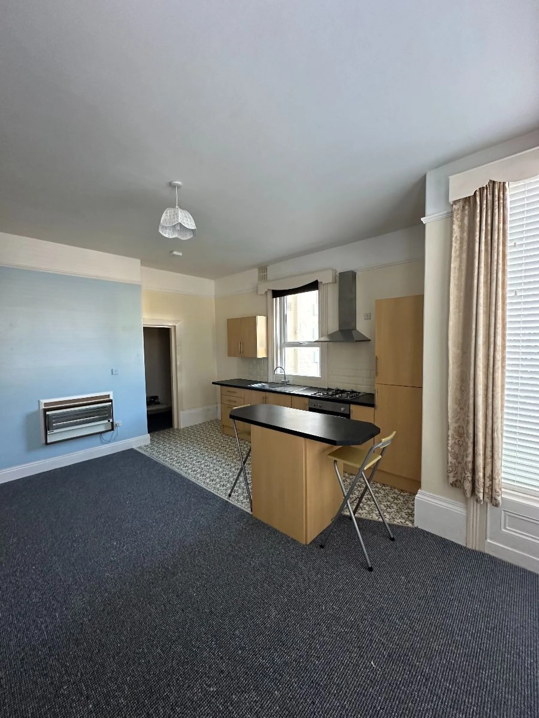 Flat Westbourne Grove in Scarborough