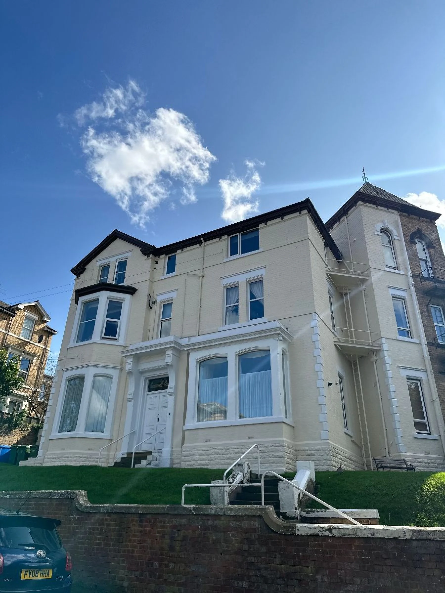 Flat Westbourne Grove in Scarborough
