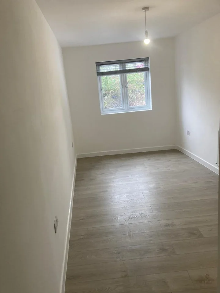 Flat Rollins Street in Greater London
