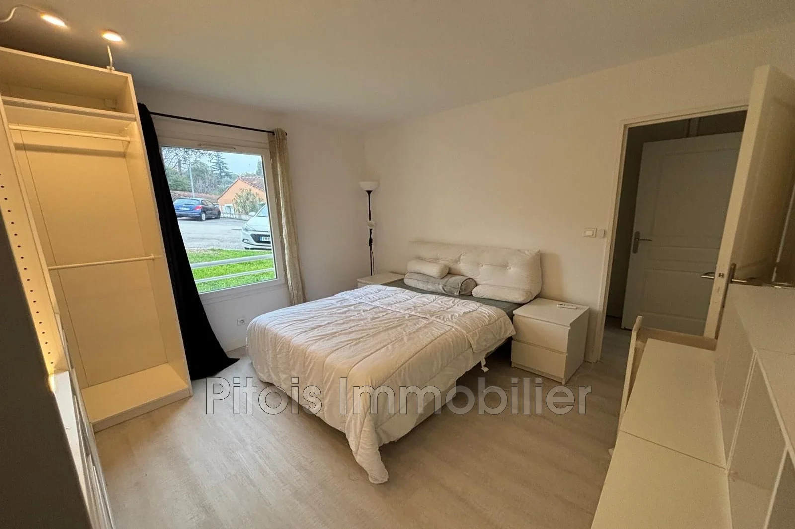 Flat Boulevard Raymond Poincaré in Antibes