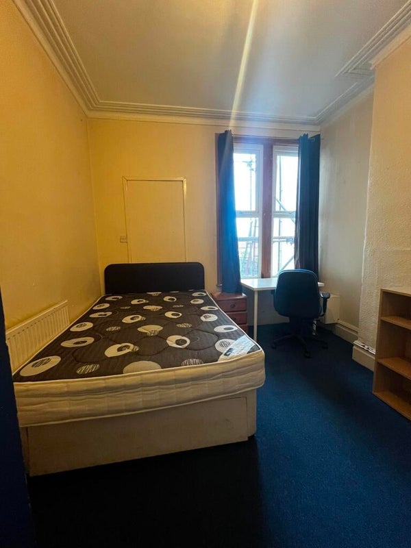 Room Harcourt Road in Bristol
