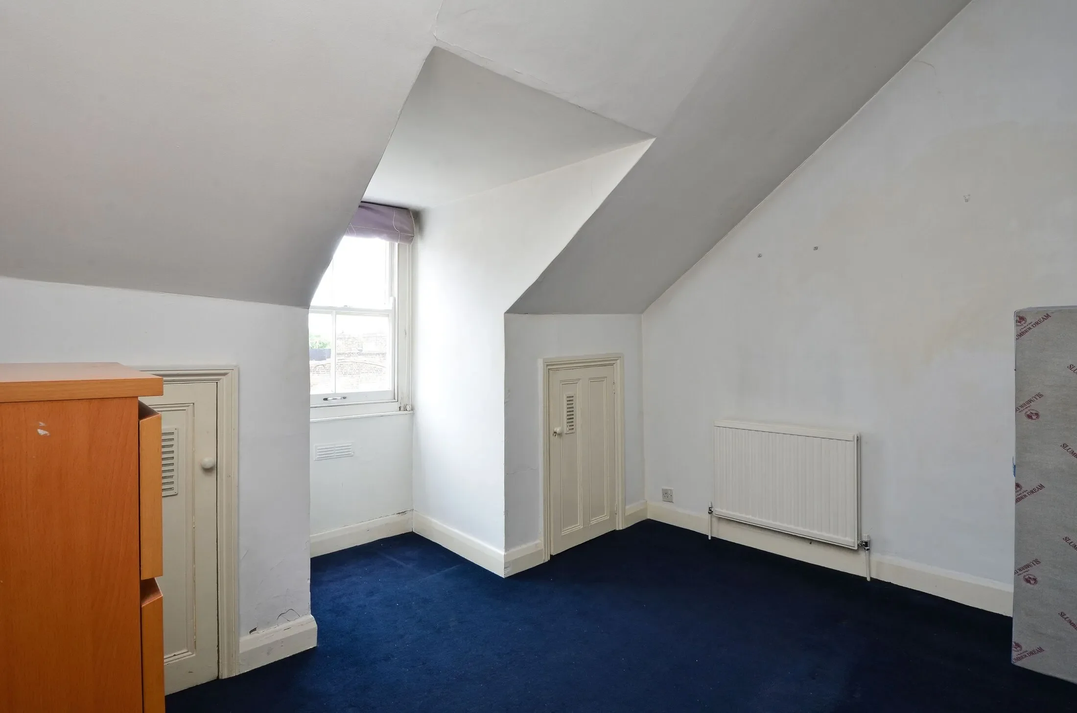 Flat Kempsford Gardens in Greater London