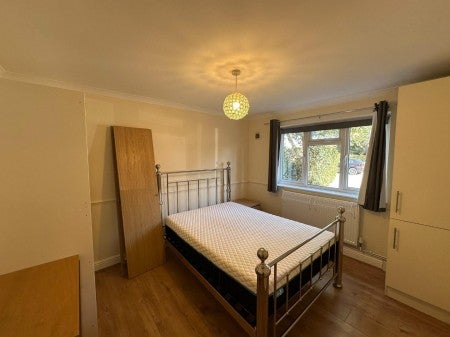 Flat Byron Road in Greater London