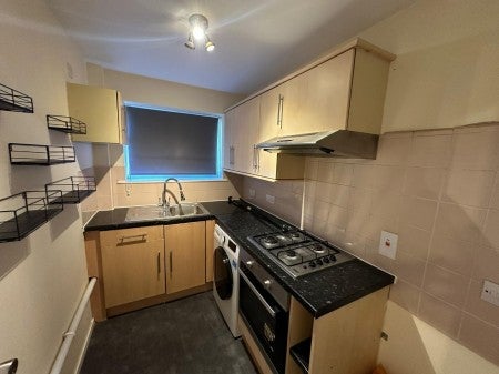 Flat Byron Road in Greater London