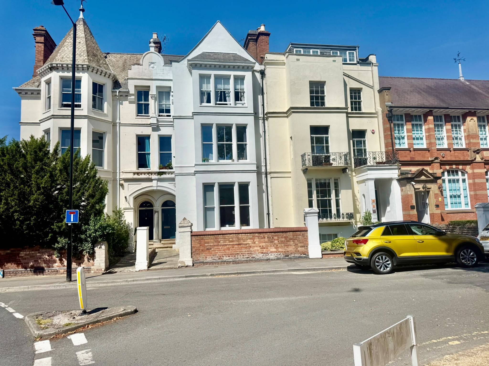 Flat Holly Walk in Royal Leamington Spa