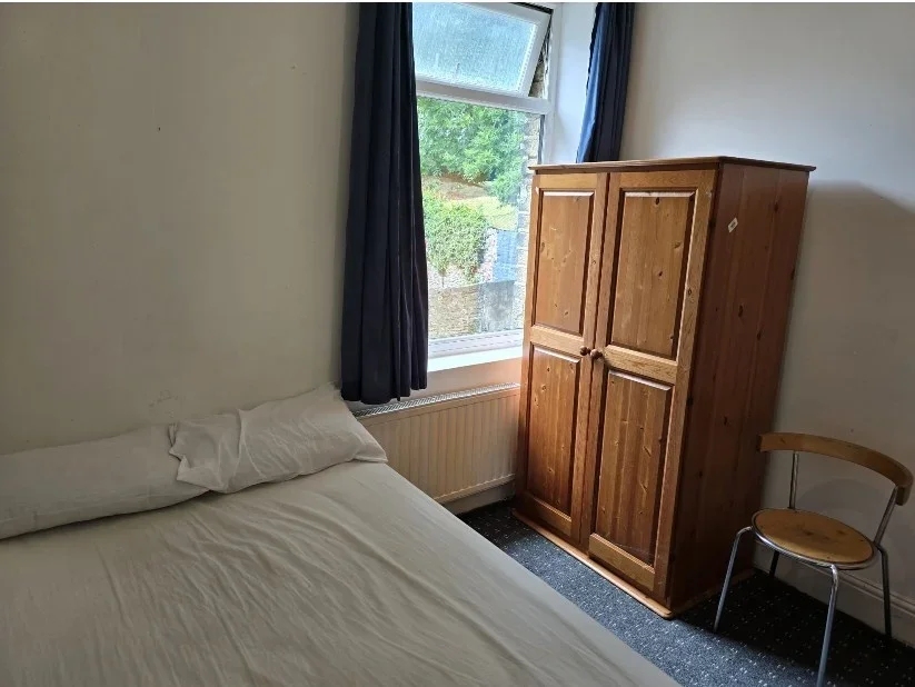 Room Fenton Road in Kirklees
