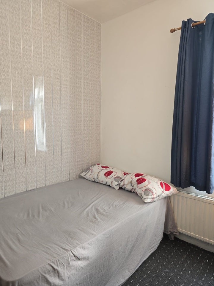 Room Fenton Road in Kirklees