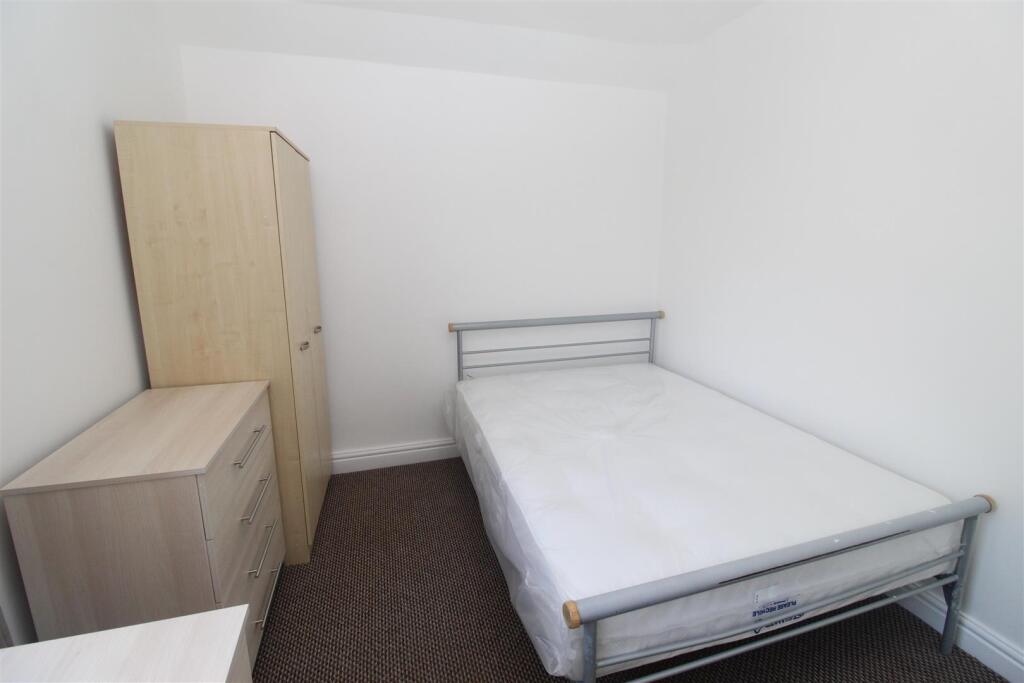 Room Colum Road in Cardiff