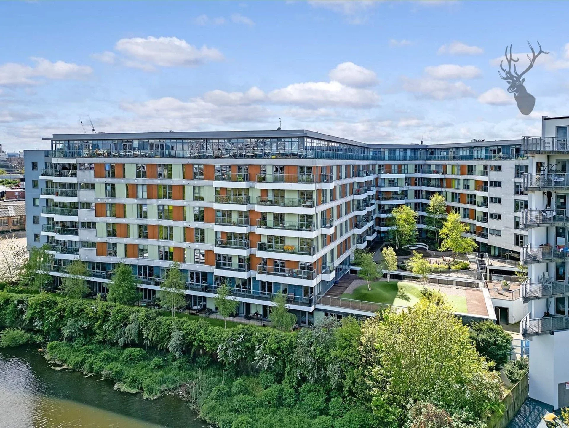 Flat Court Yard in Greater London