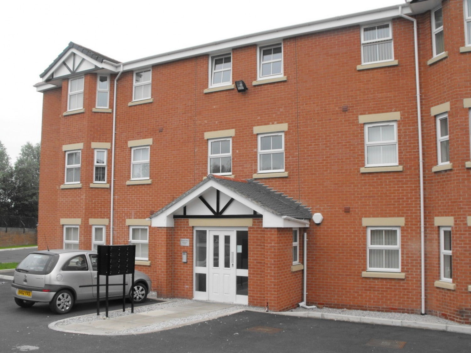 Flat Saint Ambrose Road in Widnes