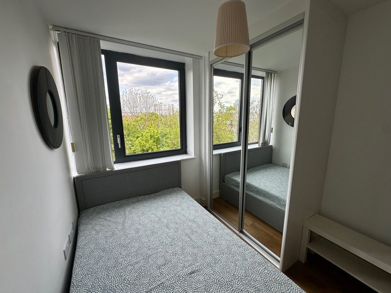 Room Needleman Street in Greater London