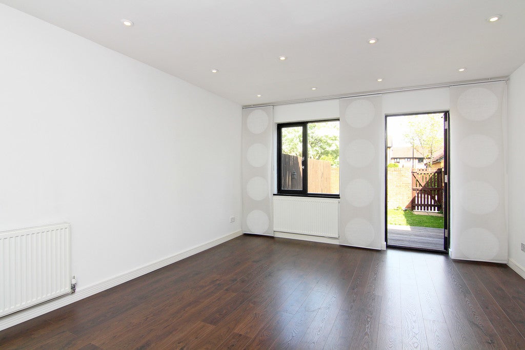 House Sycamore Close in Greater London