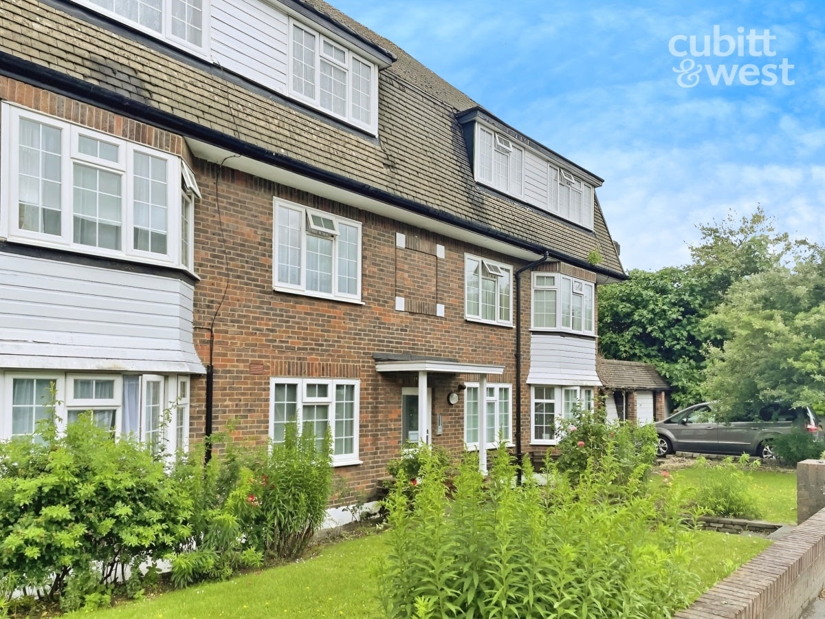 Flat Acre Lane in Greater London