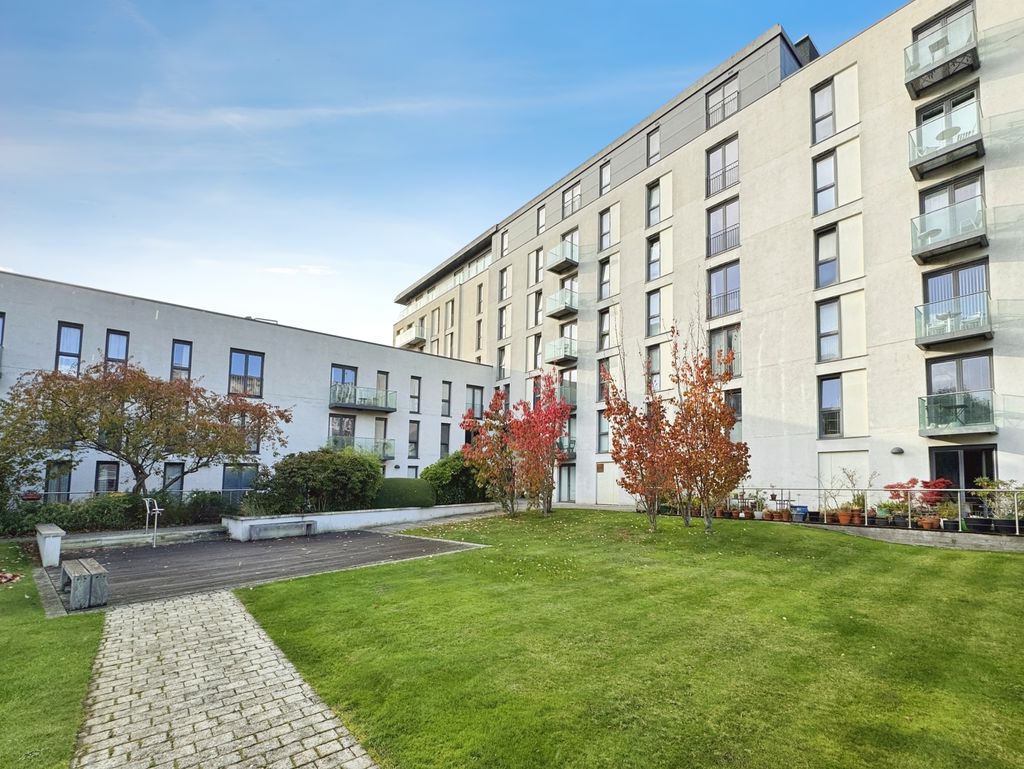 Flat Grand Arcade in Cardiff