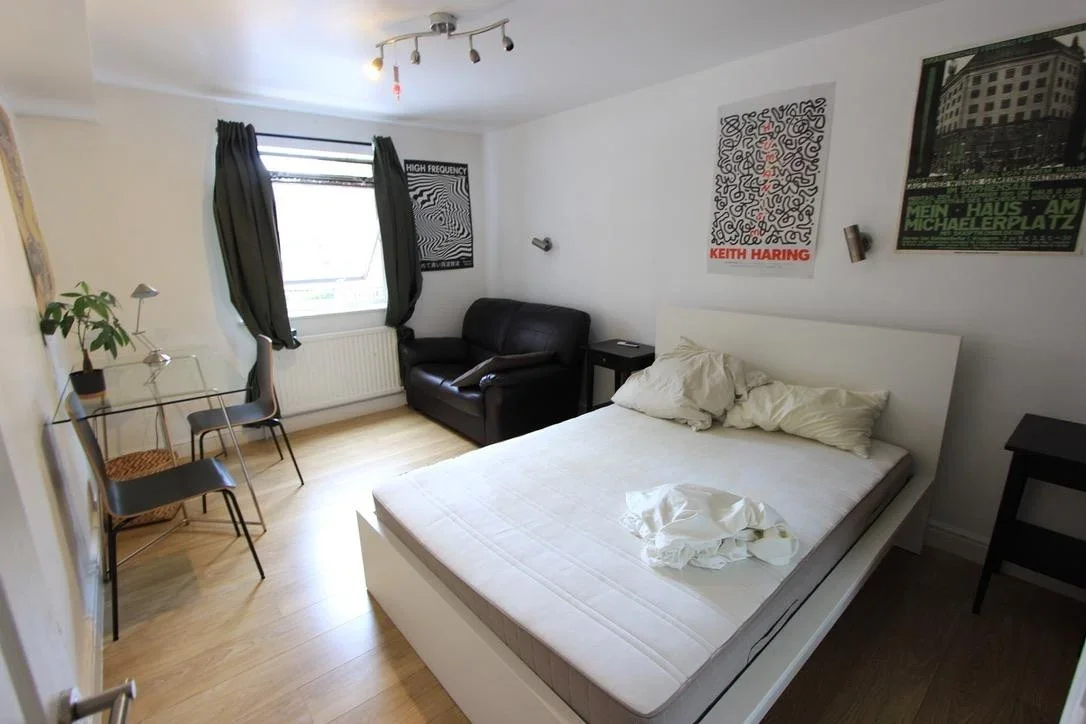 Flat Gresse Street in City of Westminster