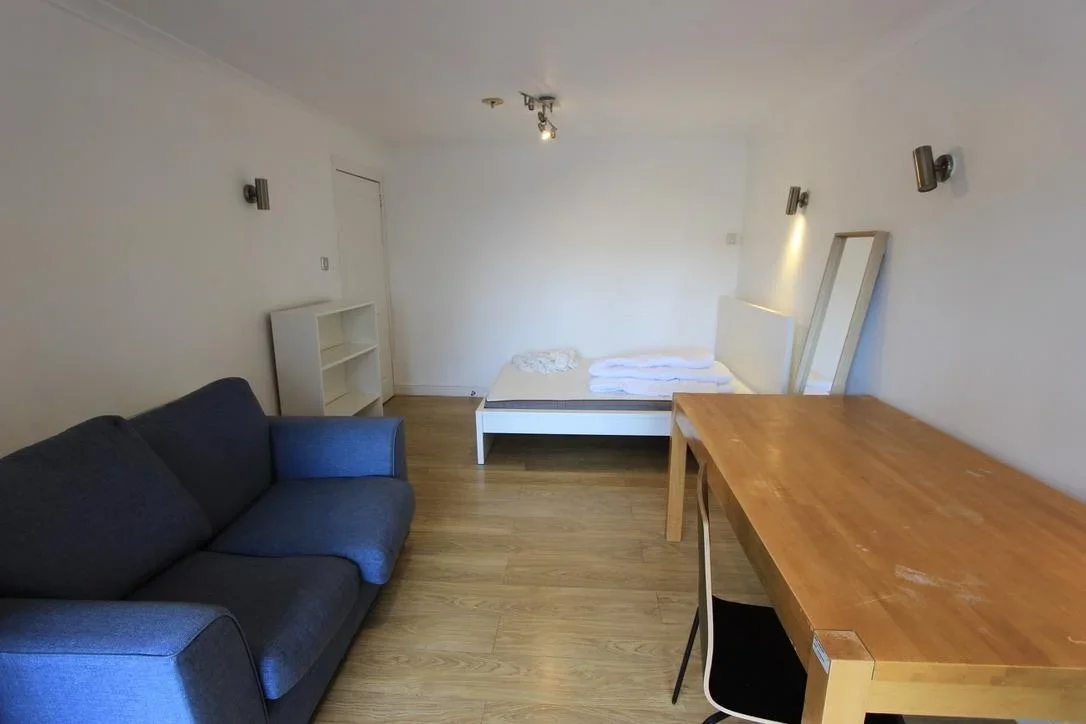 Flat Gresse Street in City of Westminster